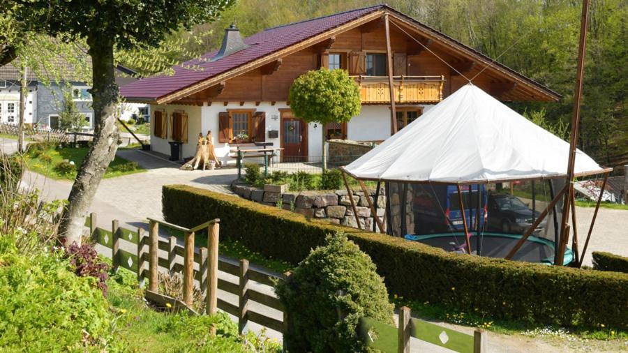 Apartament Haus Alpenrose Zum Vic Wermelskirchen Zewnętrze zdjęcie